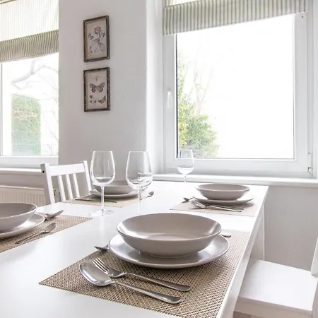 Apartment Elbblick Mit Garten